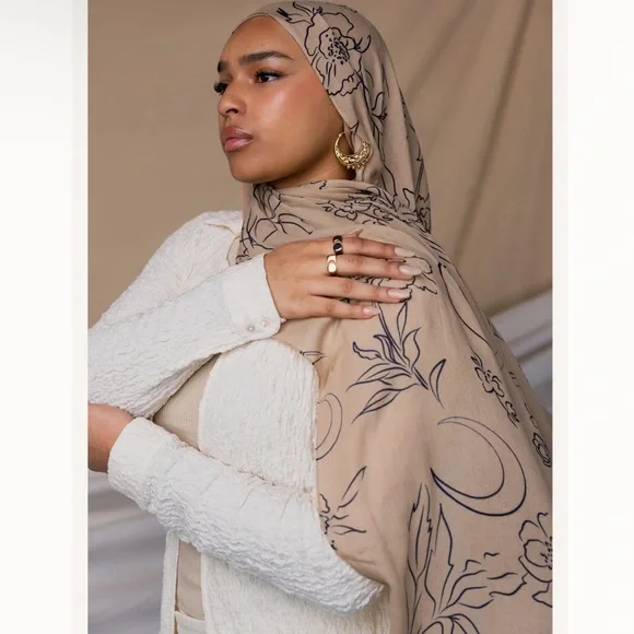 NWT Vela x Nominal Celestial Floral Sand Scarf Hijab - Picture 1 of 3